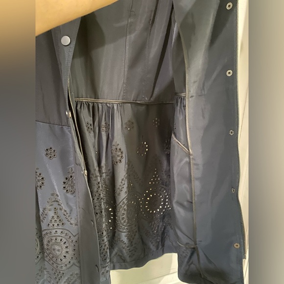 Chicos Eyelet Jacket Sz 2 L Navy Zip Front Lightweight Womens Long Sleeve - Picture 9 of 13